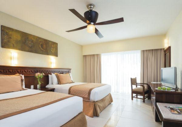 BlueBay Grand Esmeralda